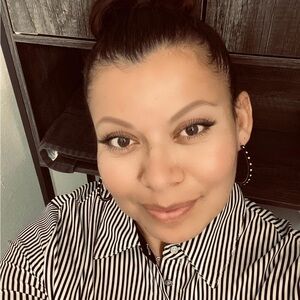 Meet your Posher, Leticia